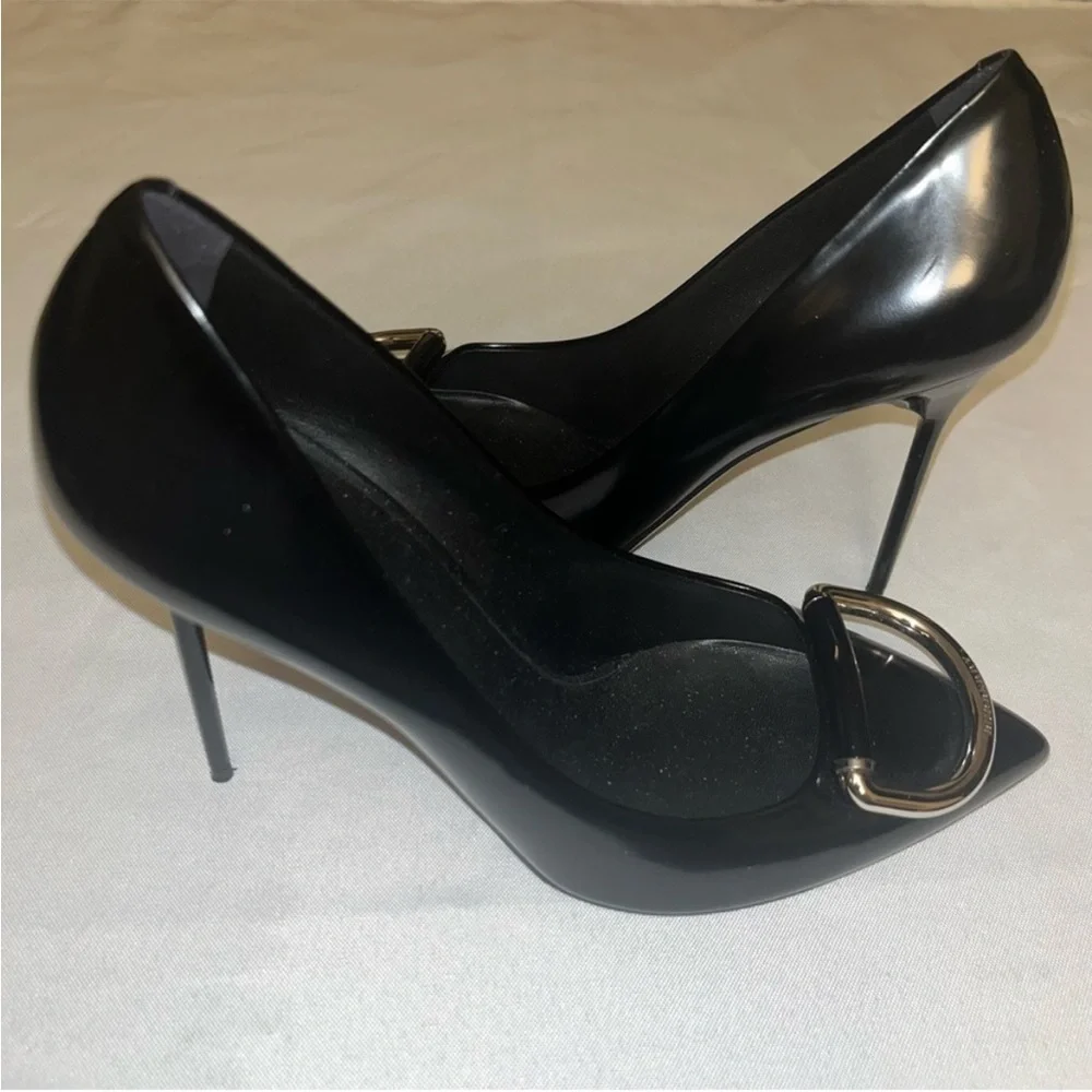 Burberry Flanagan Black Patent Leather Silver D-Ring Heeled Pumps Size 9 (39)